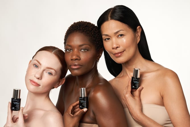 AGELESSretinol_collection_pureliquids_trio_1618