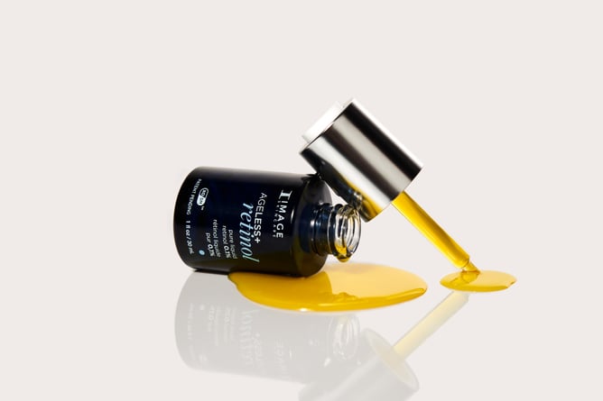 AGELESSretinol_pureliquid_01_texture_6757